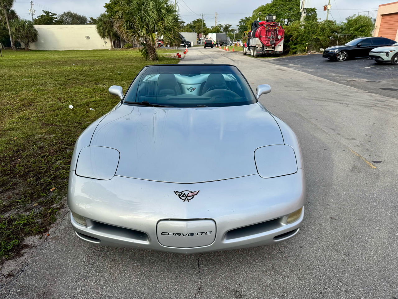 Chevrolet Corvette 2dr Convertible 2002