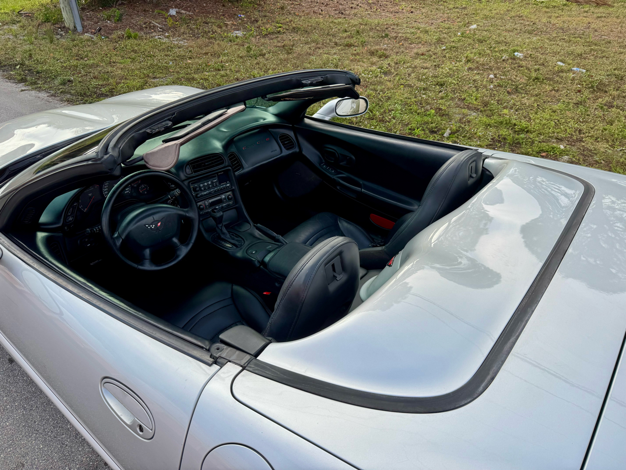 Chevrolet Corvette 2dr Convertible 2002