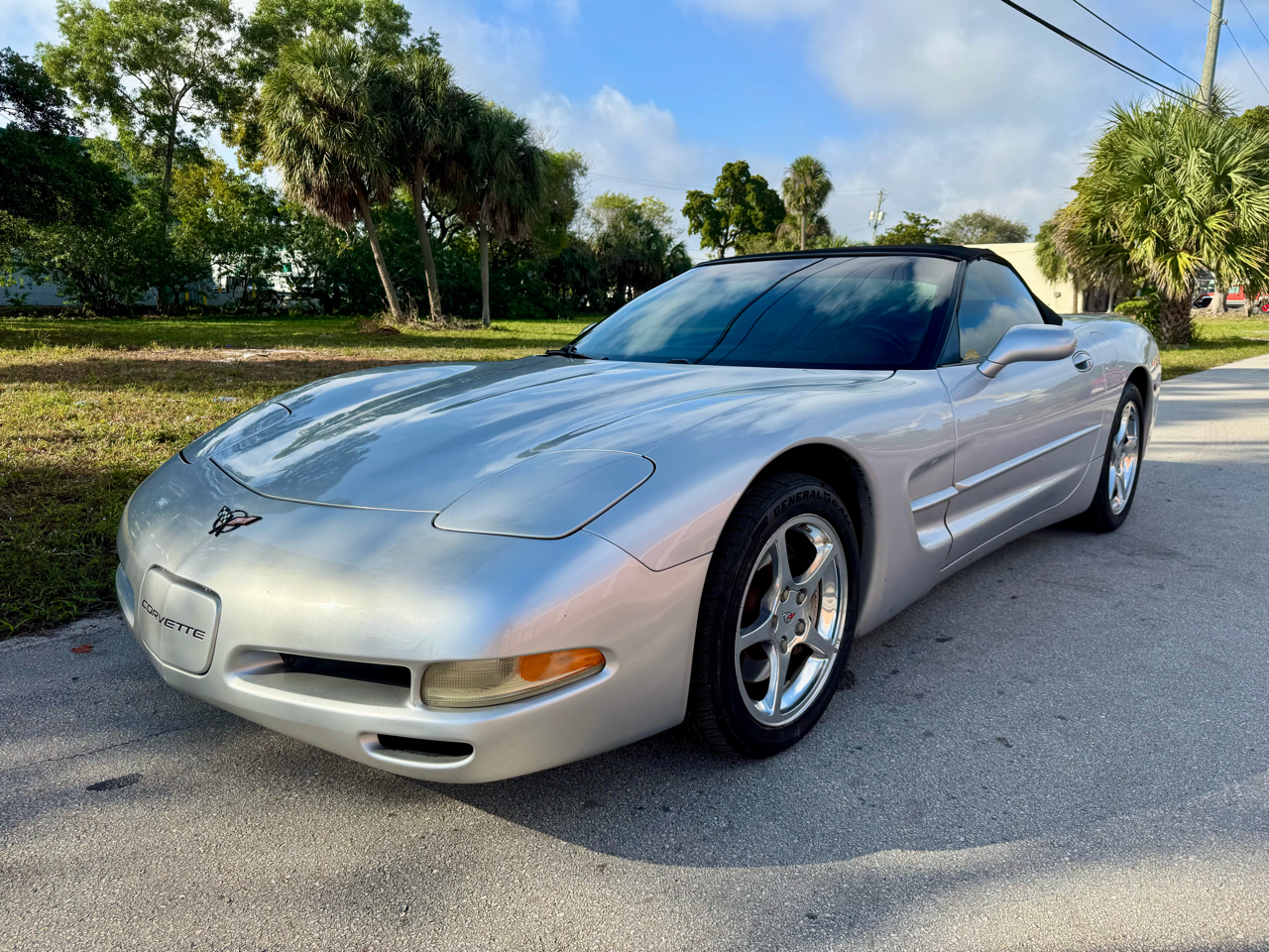 Chevrolet Corvette 2dr Convertible 2002