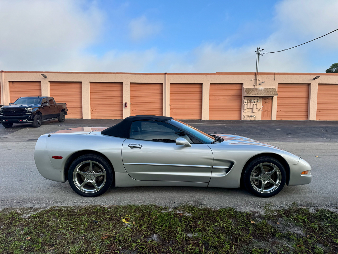 Chevrolet Corvette 2dr Convertible 2002