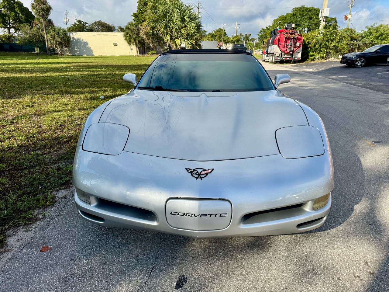 Chevrolet Corvette 2dr Convertible 2002