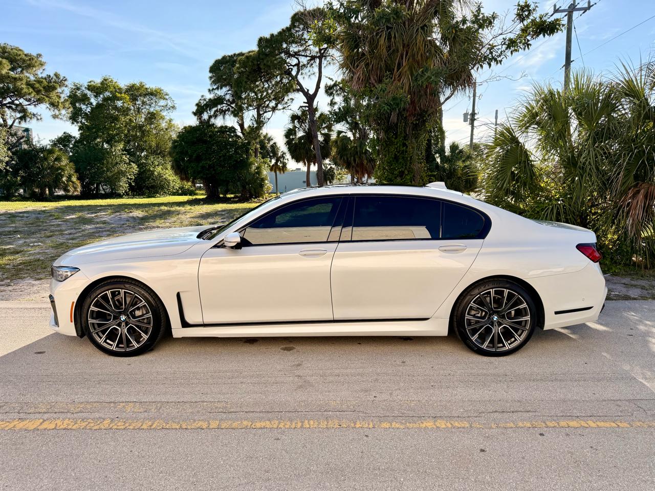 BMW 7-Series  2020