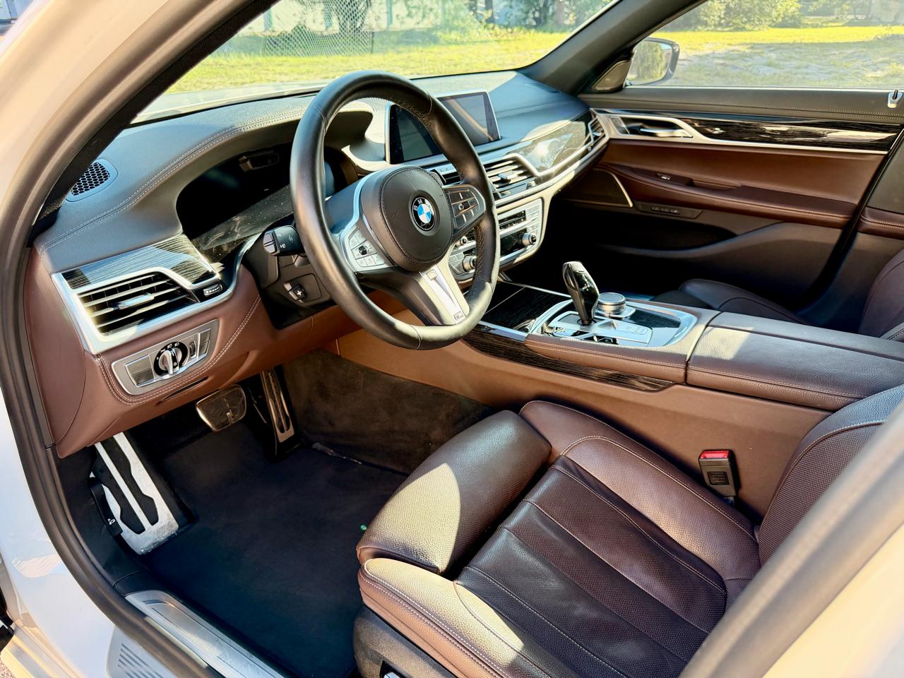 BMW 7-Series  2020