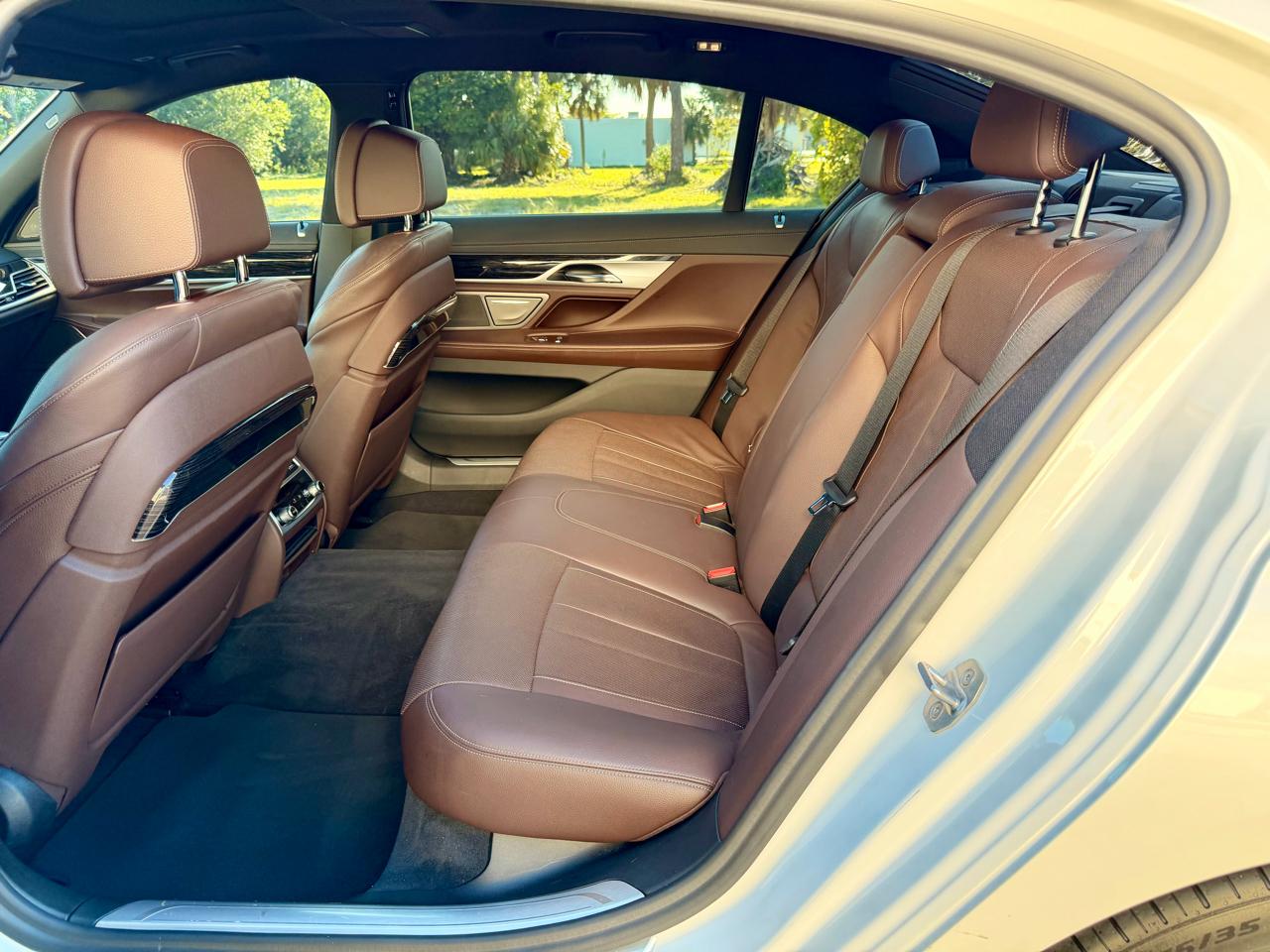 BMW 7-Series  2020