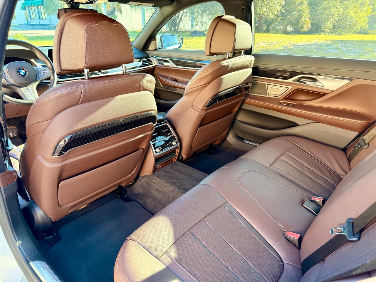 BMW 7-Series  2020