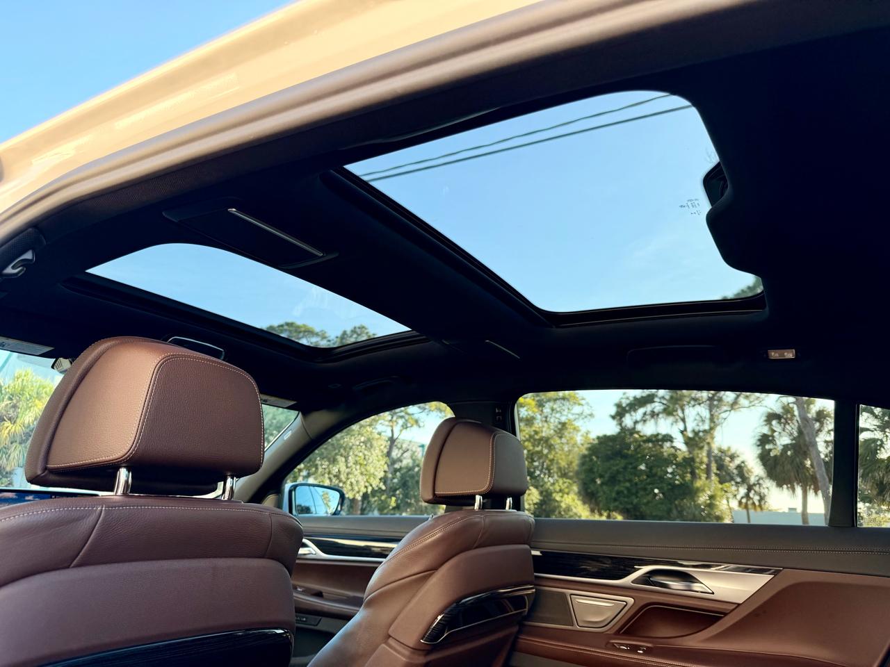 BMW 7-Series  2020