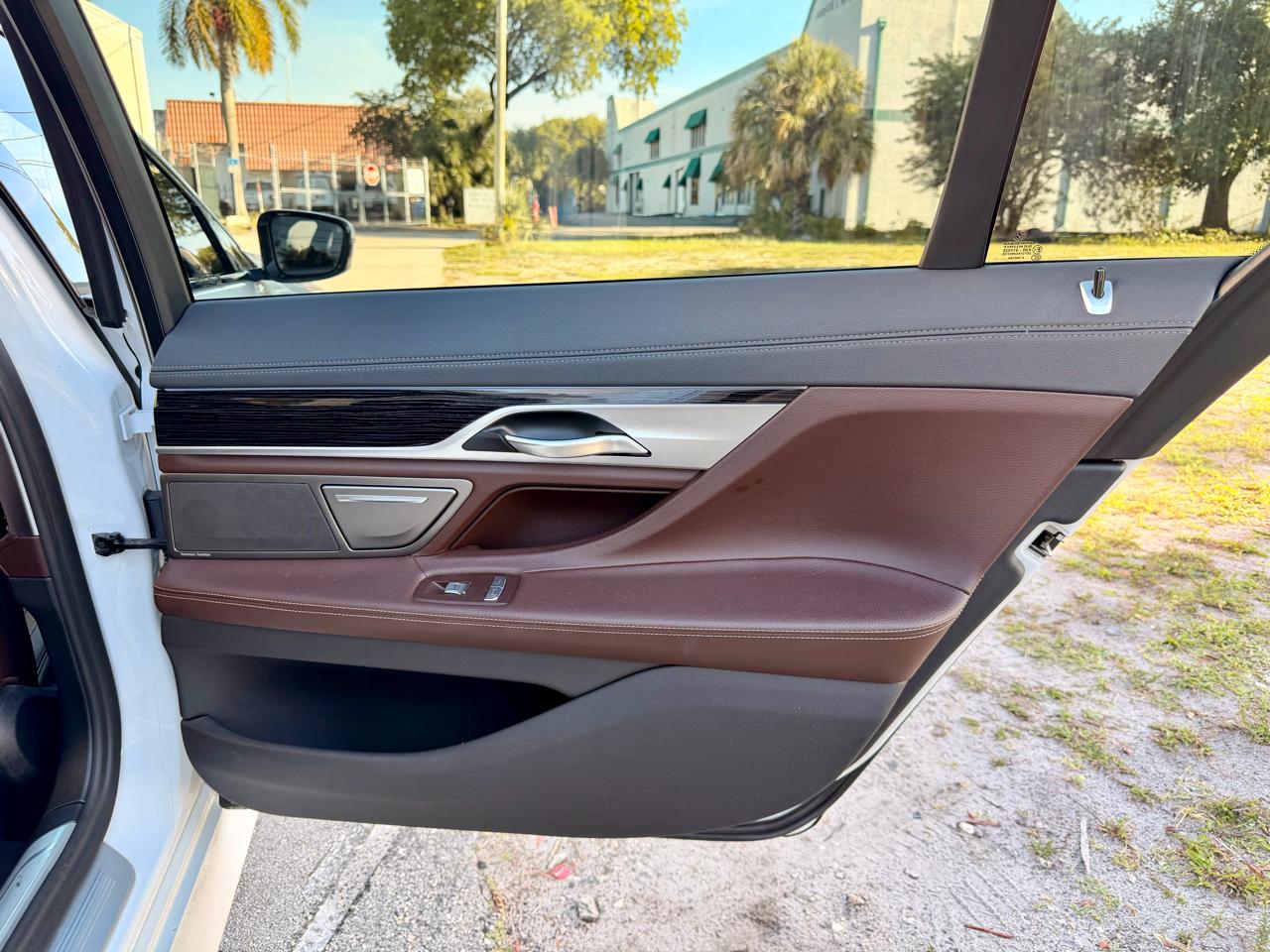BMW 7-Series  2020
