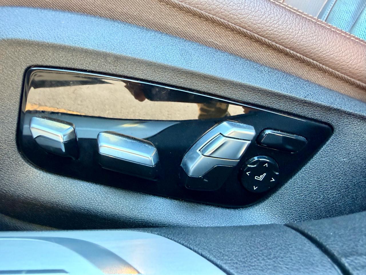 BMW 7-Series  2020