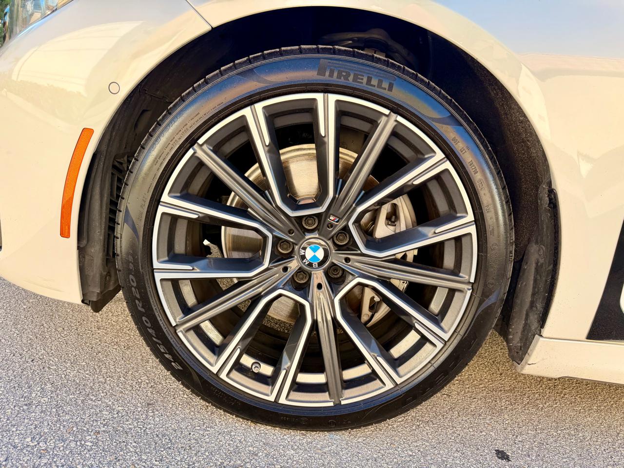 BMW 7-Series  2020