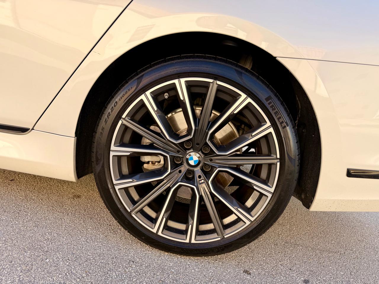 BMW 7-Series  2020