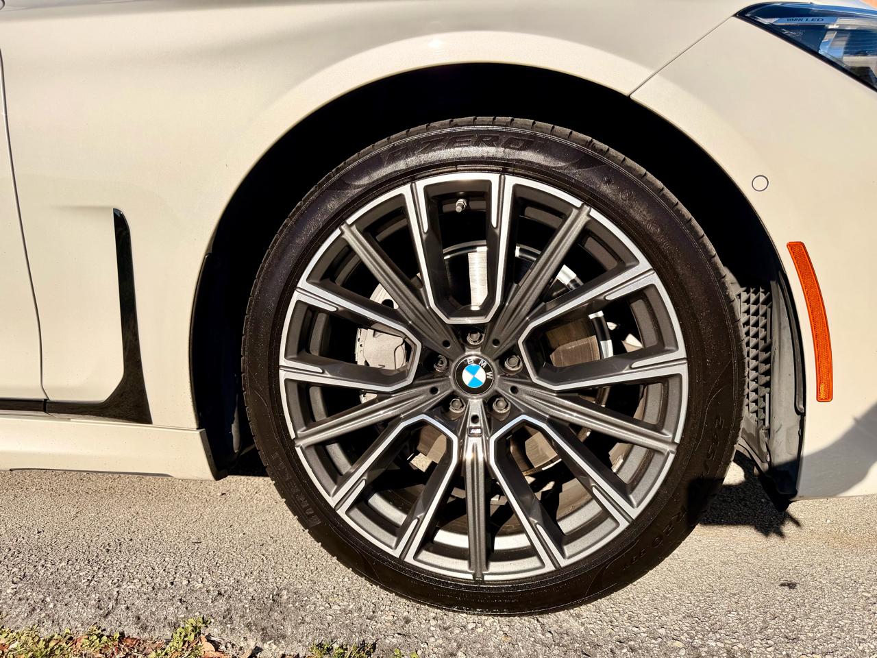 BMW 7-Series  2020