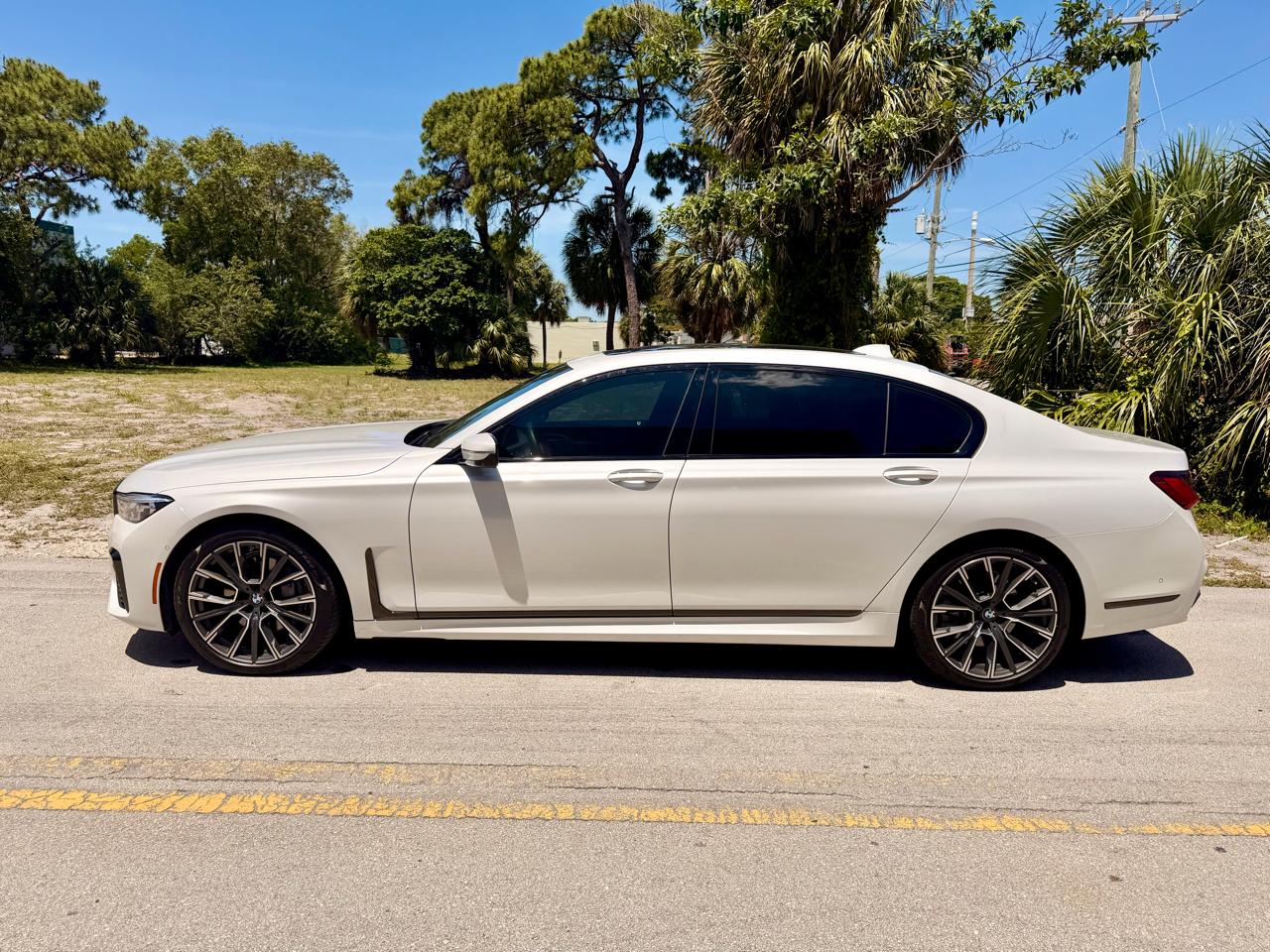 BMW 7-Series  2020
