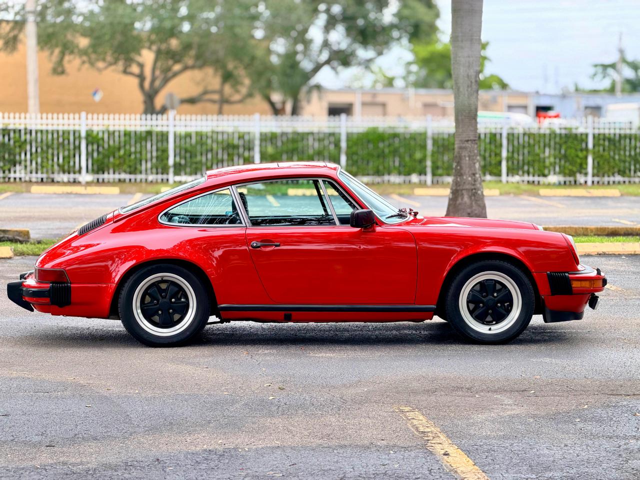 Porsche 911 Carrera  1977