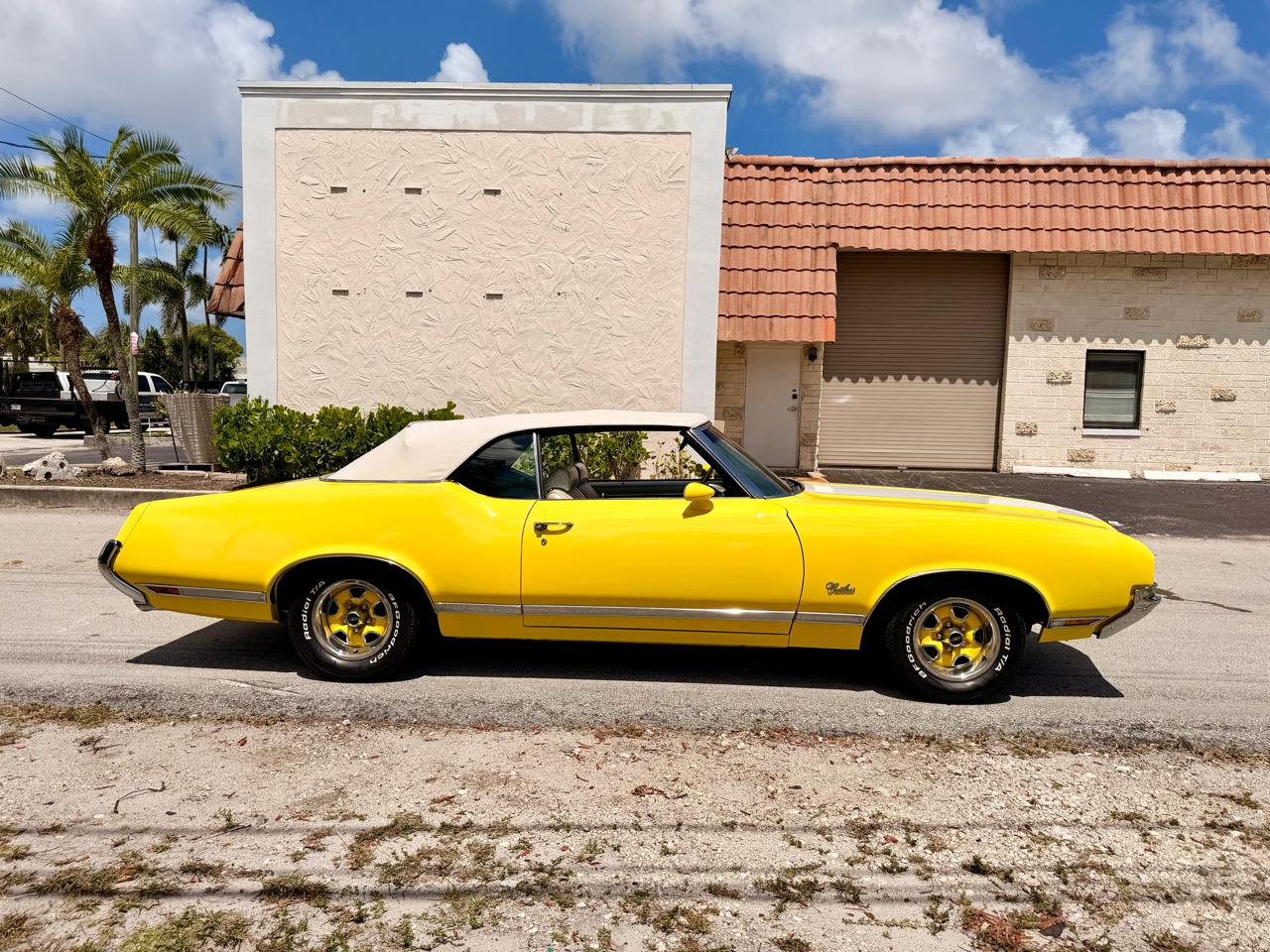 Oldsmobile Cutlass Supreme 2dr Convertible 1971