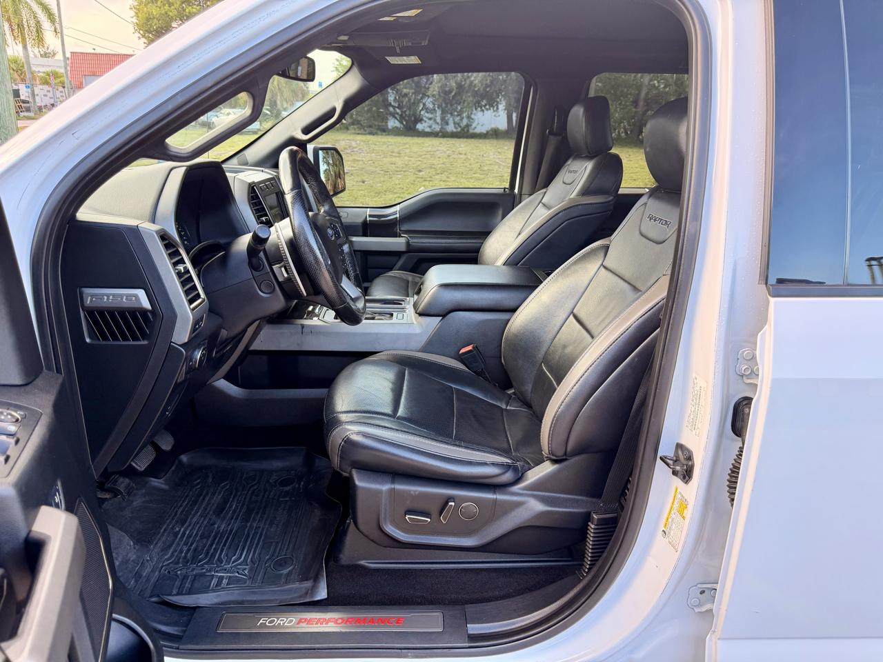 Ford F-150 Raptor SuperCrew 4WD 2018