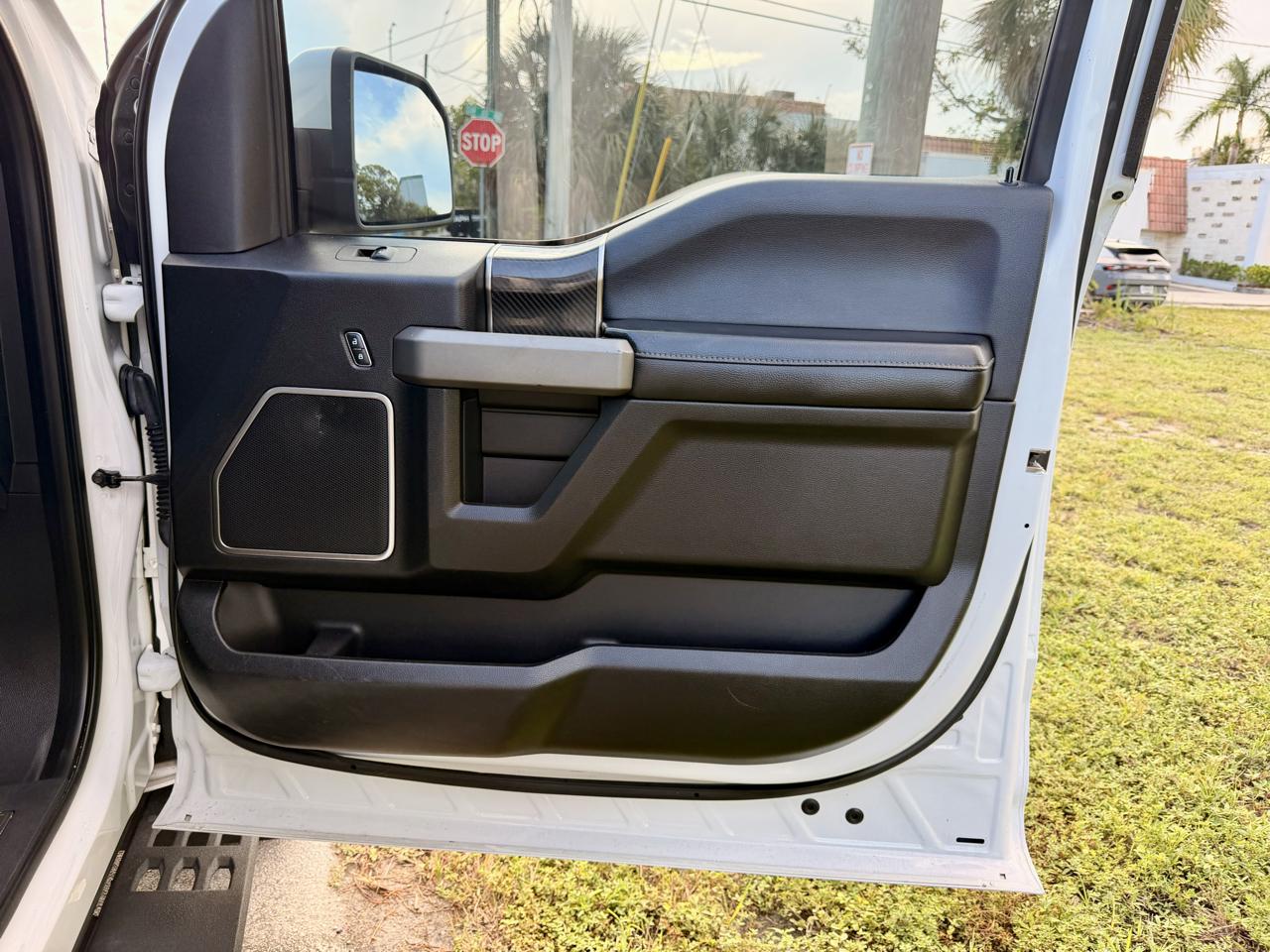 Ford F-150 Raptor SuperCrew 4WD 2018