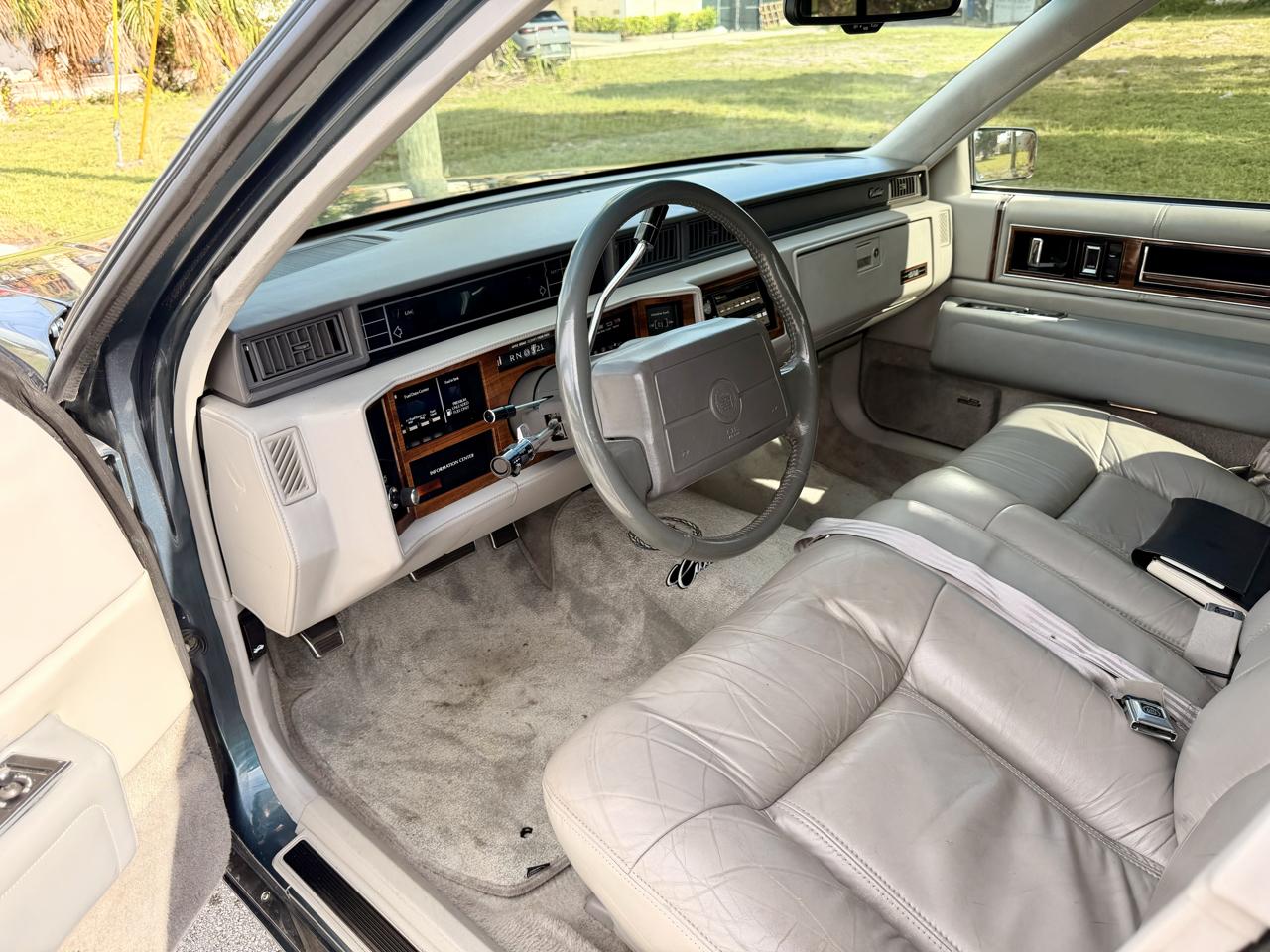 Cadillac DeVille Sedan 1993