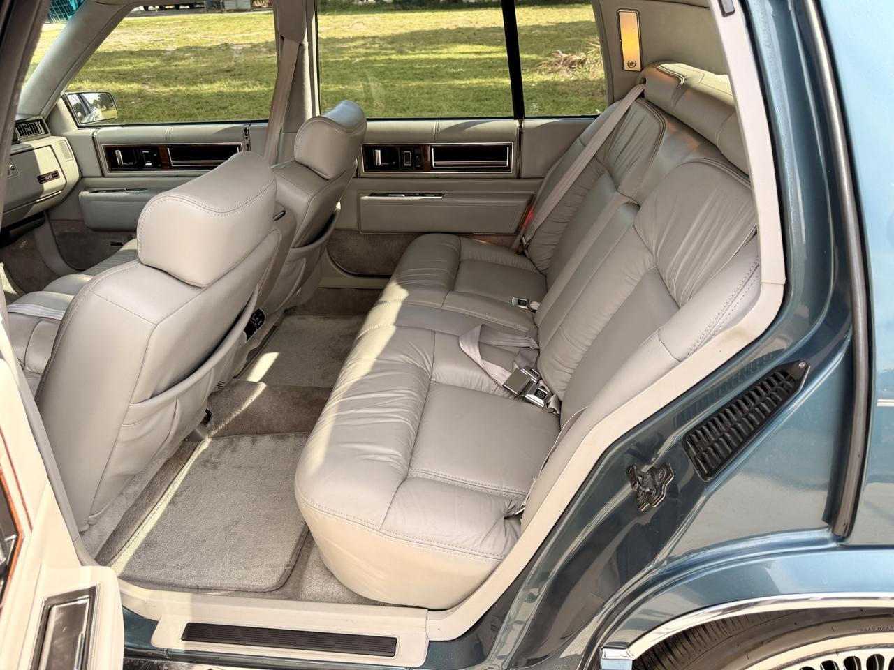 Cadillac DeVille Sedan 1993