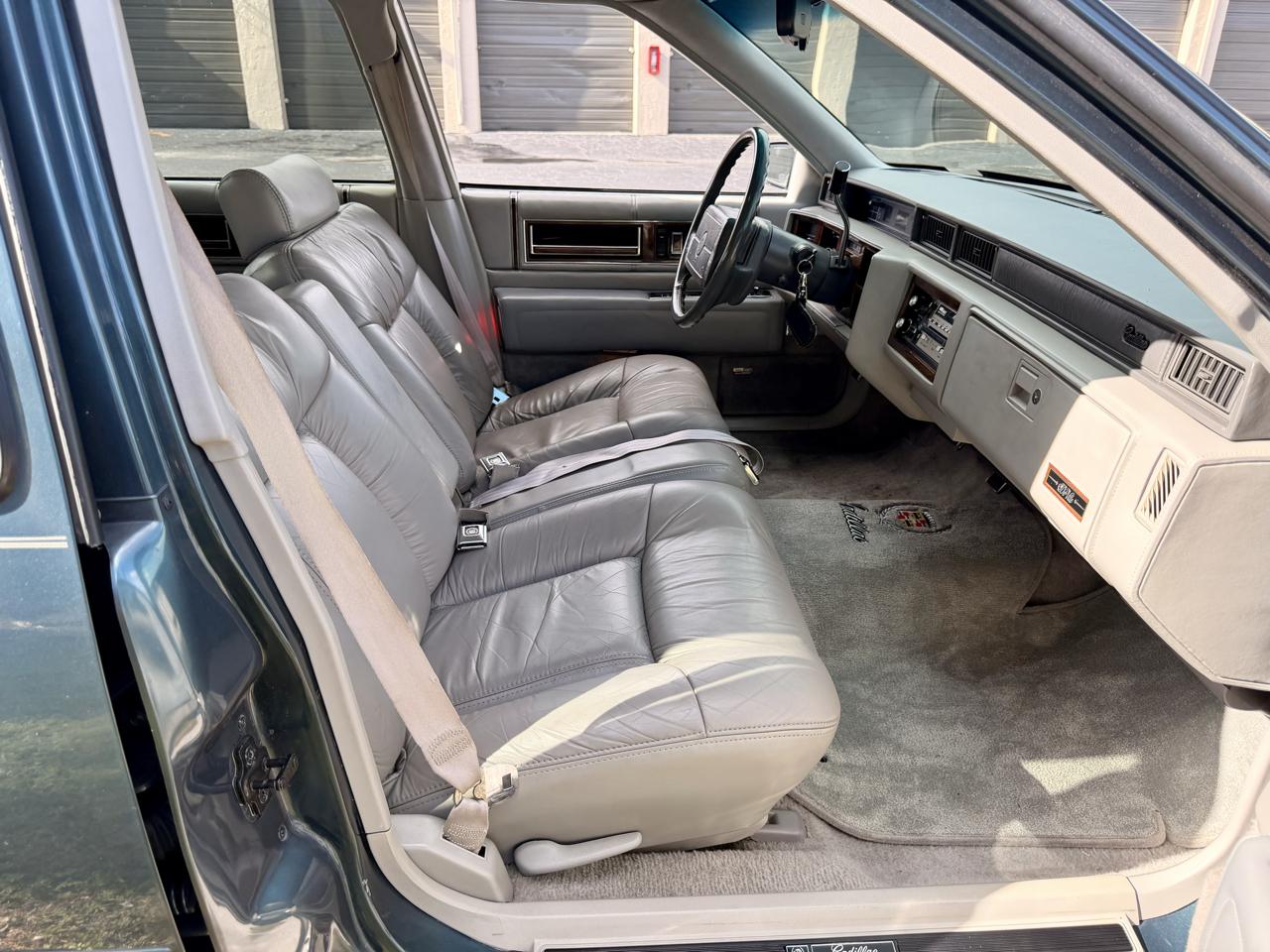 Cadillac DeVille Sedan 1993
