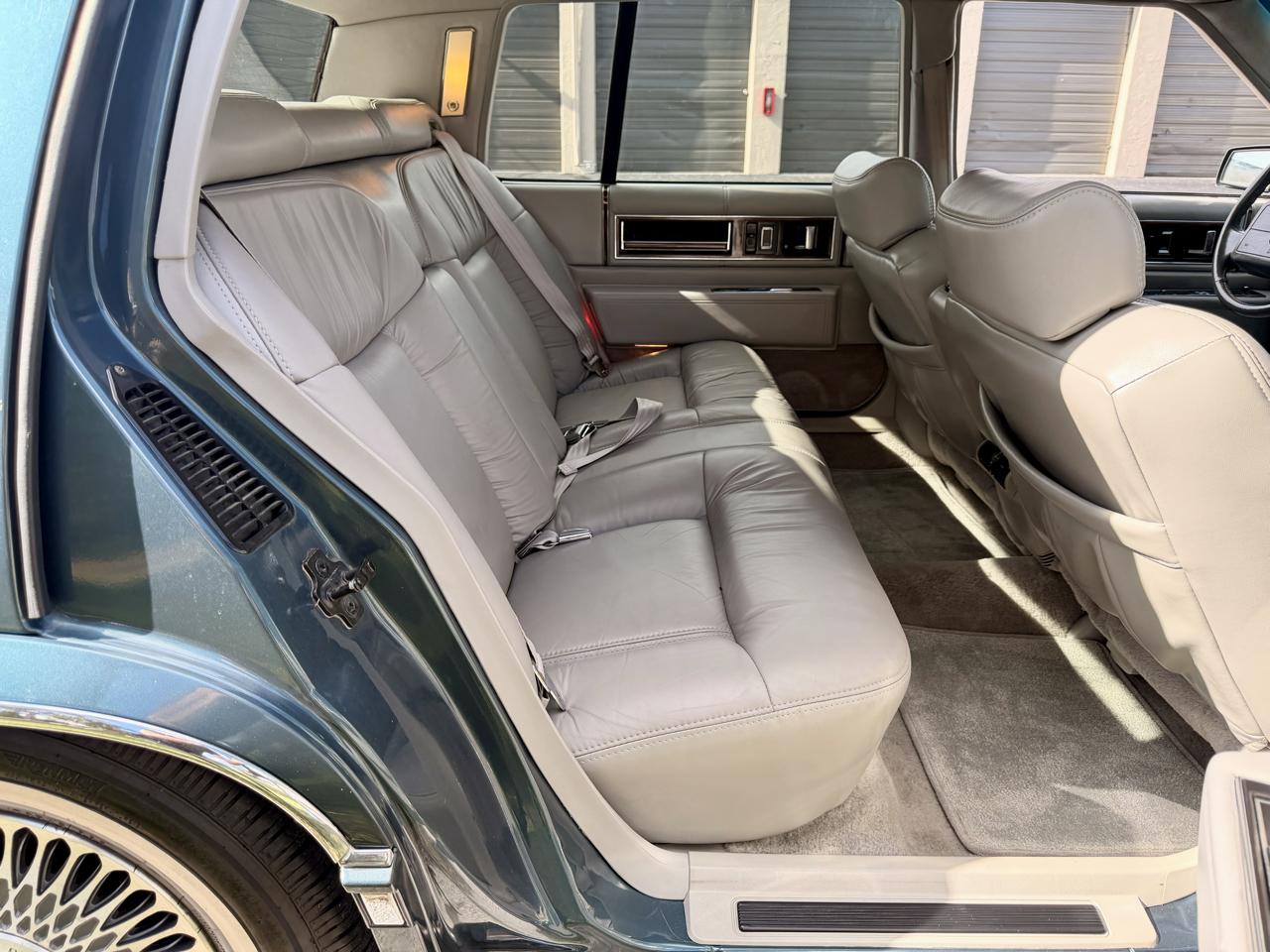 Cadillac DeVille Sedan 1993