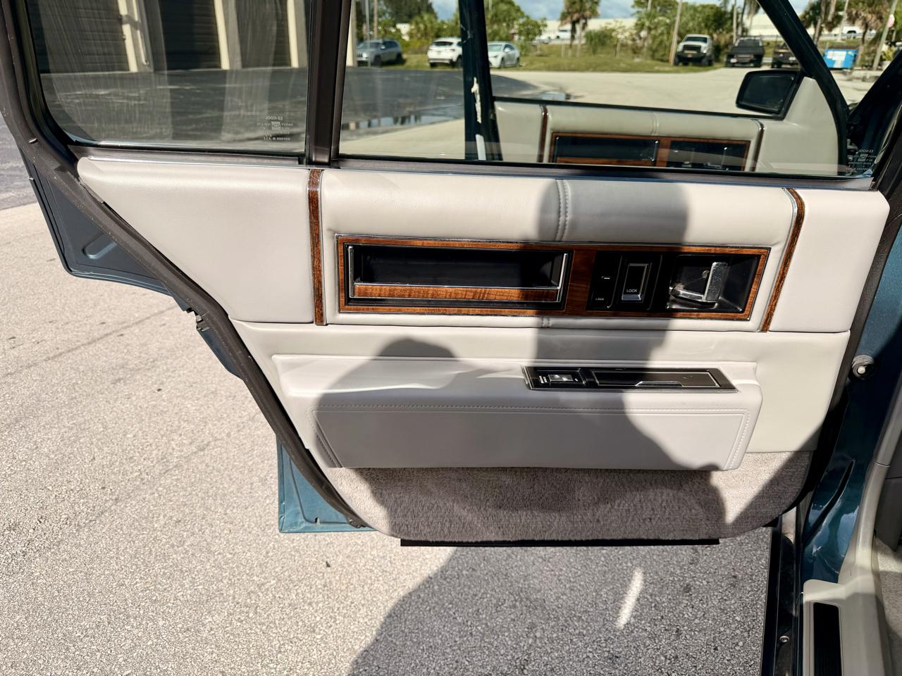 Cadillac DeVille Sedan 1993