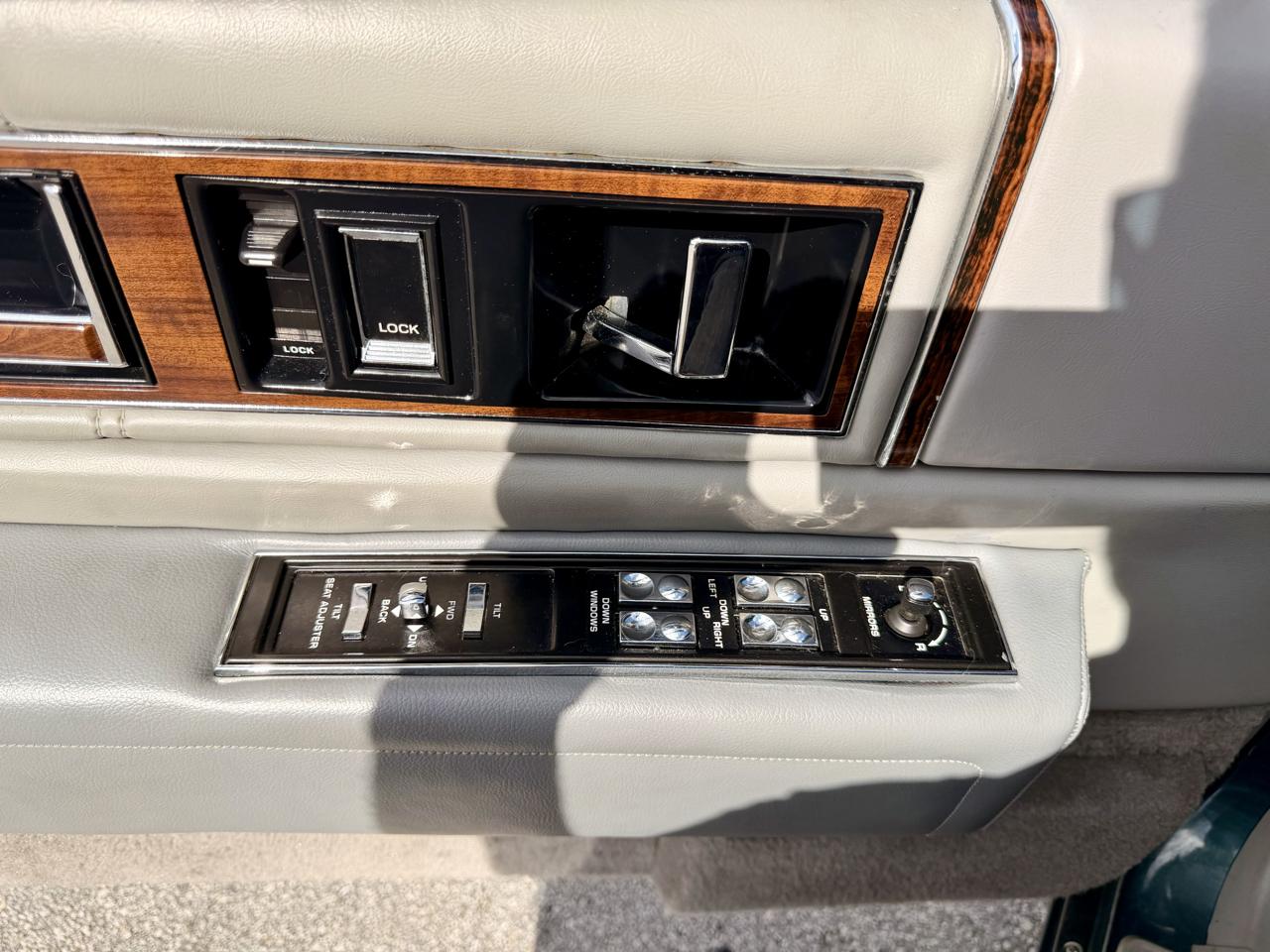 Cadillac DeVille Sedan 1993