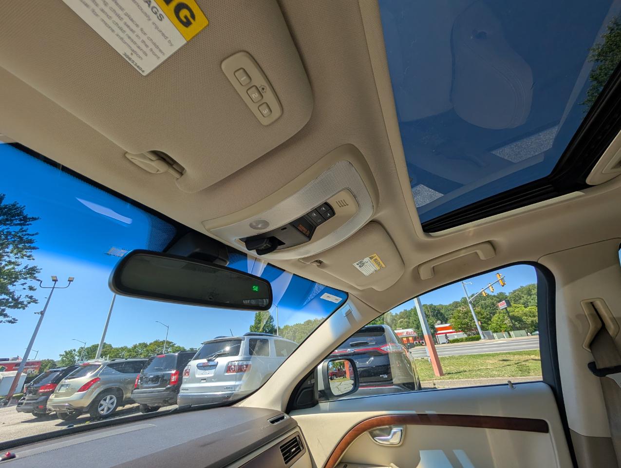 Volvo XC70  2011