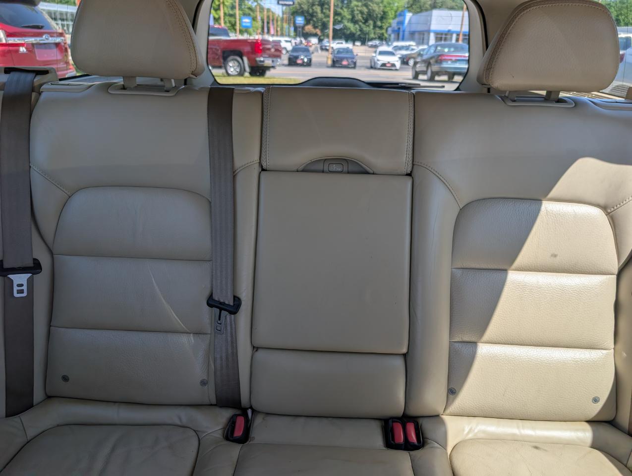 Volvo XC70  2011