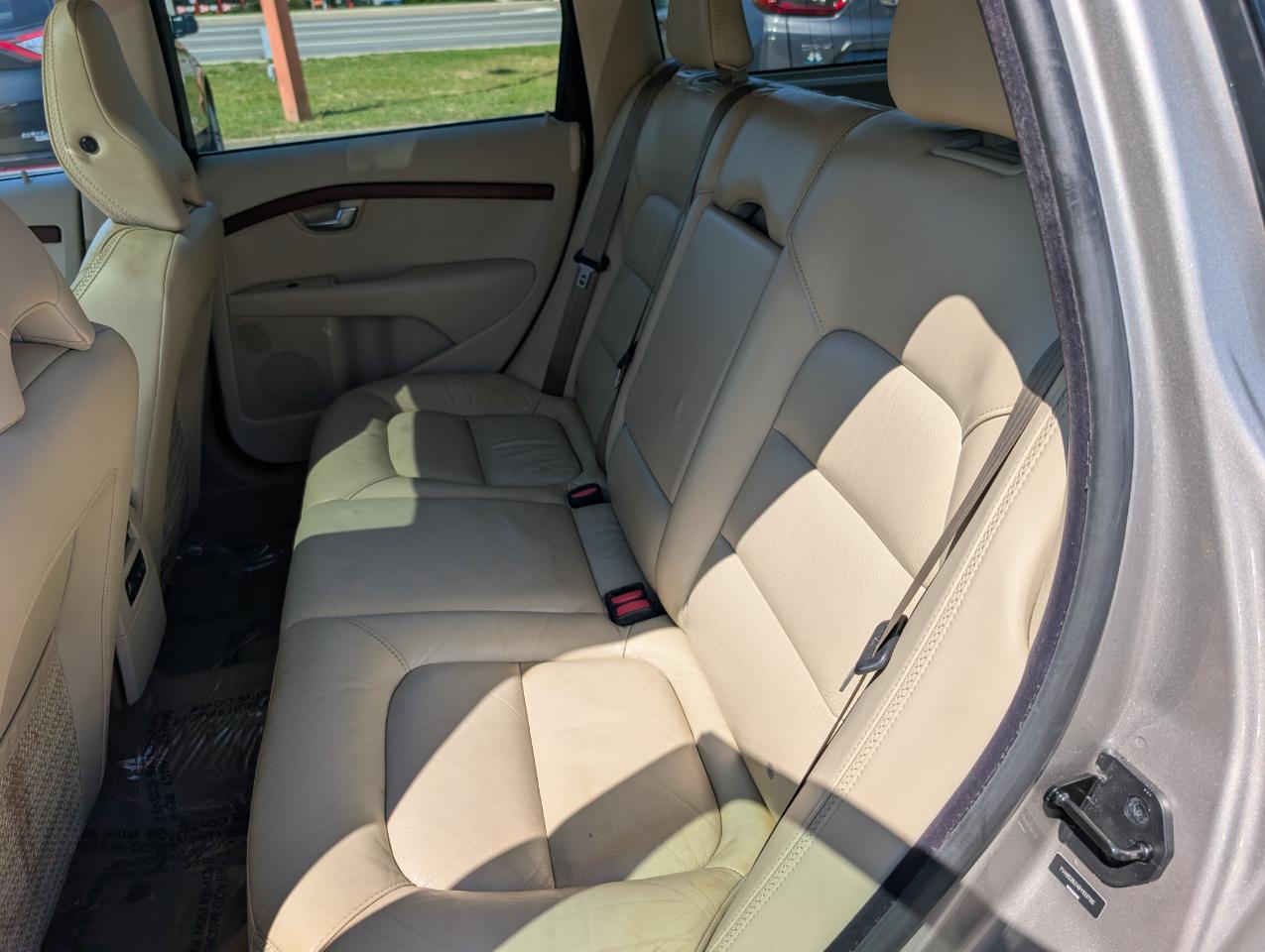 Volvo XC70  2011