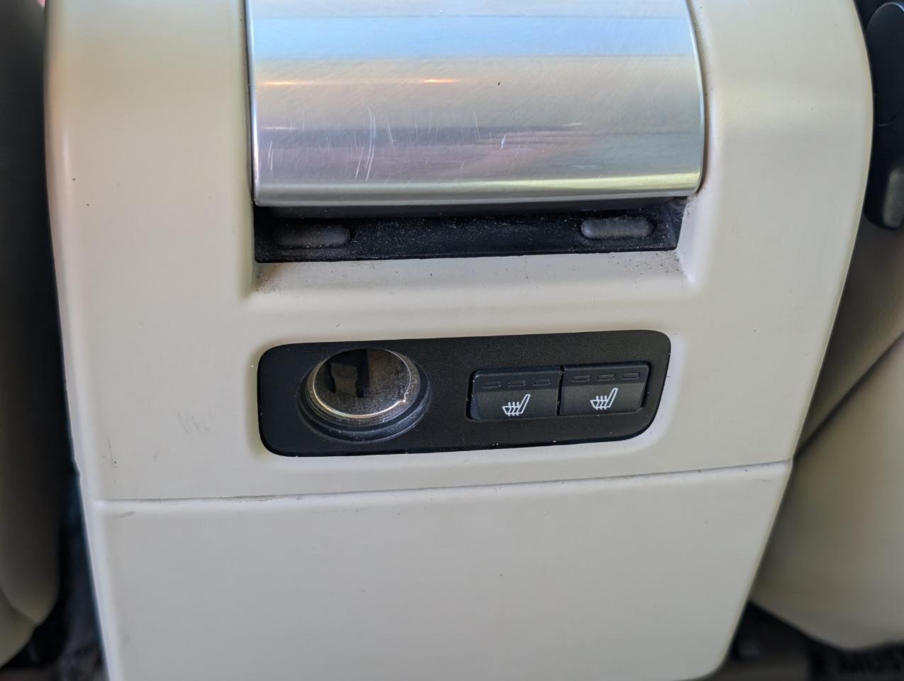Volvo XC70  2011