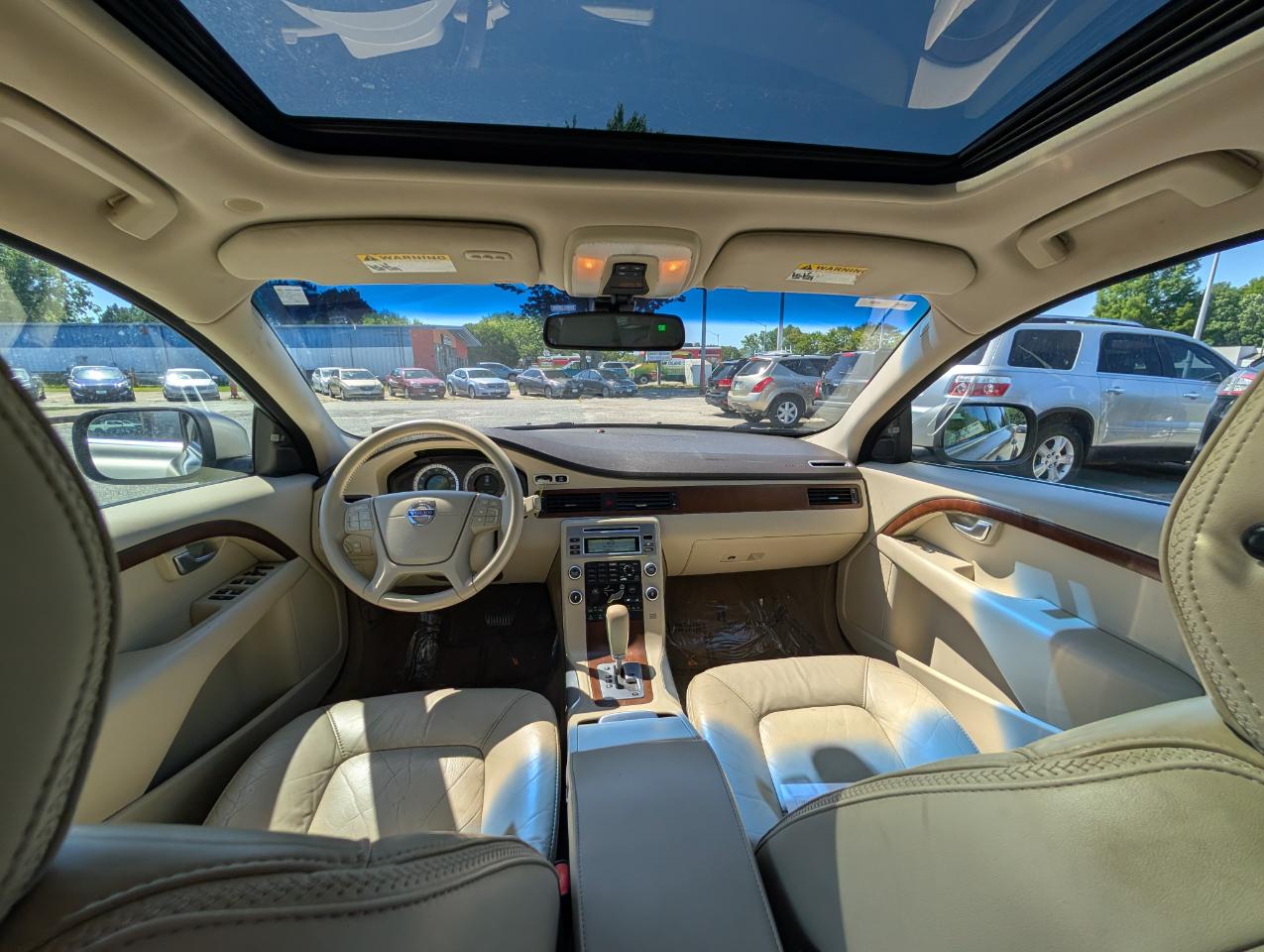 Volvo XC70  2011