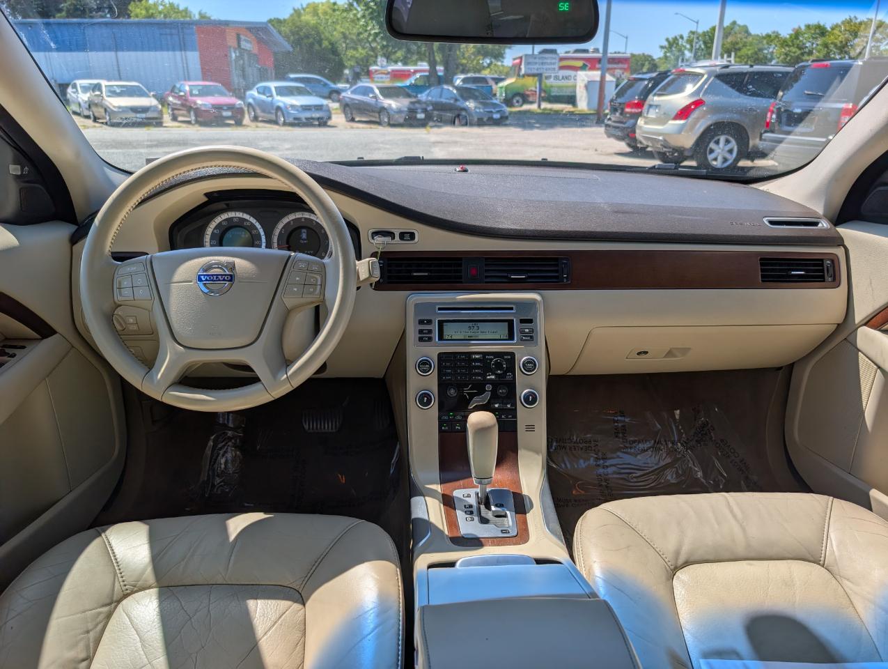Volvo XC70  2011