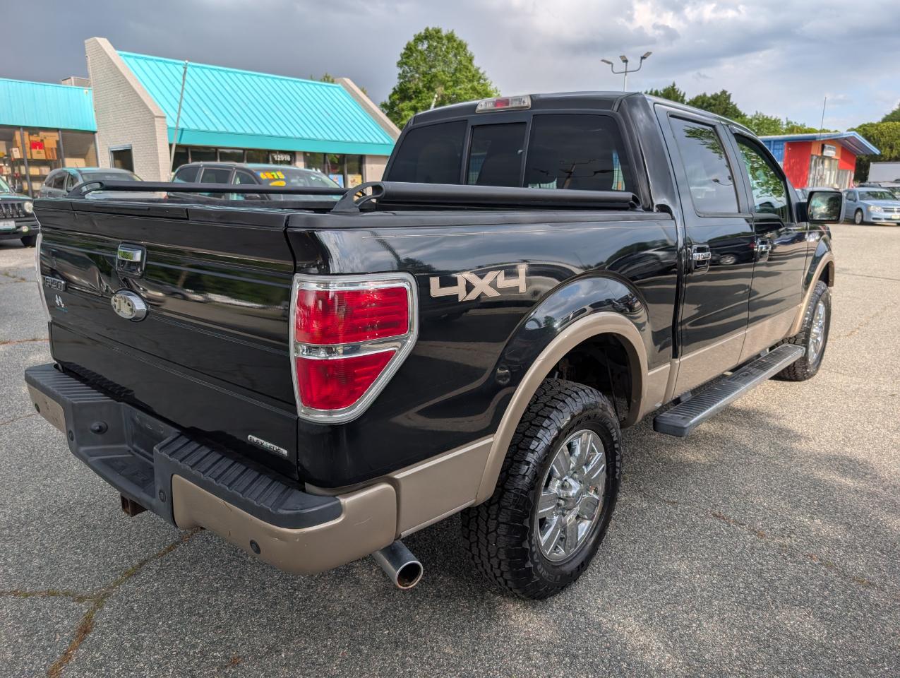 Ford F-150 4WD SuperCrew 145" Lariat 2012