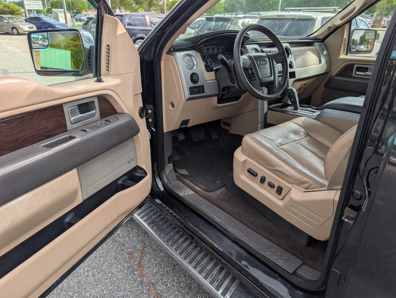 Ford F-150 4WD SuperCrew 145" Lariat 2012