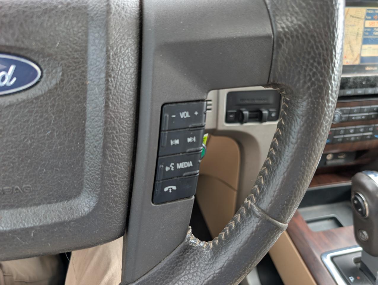 Ford F-150 4WD SuperCrew 145" Lariat 2012