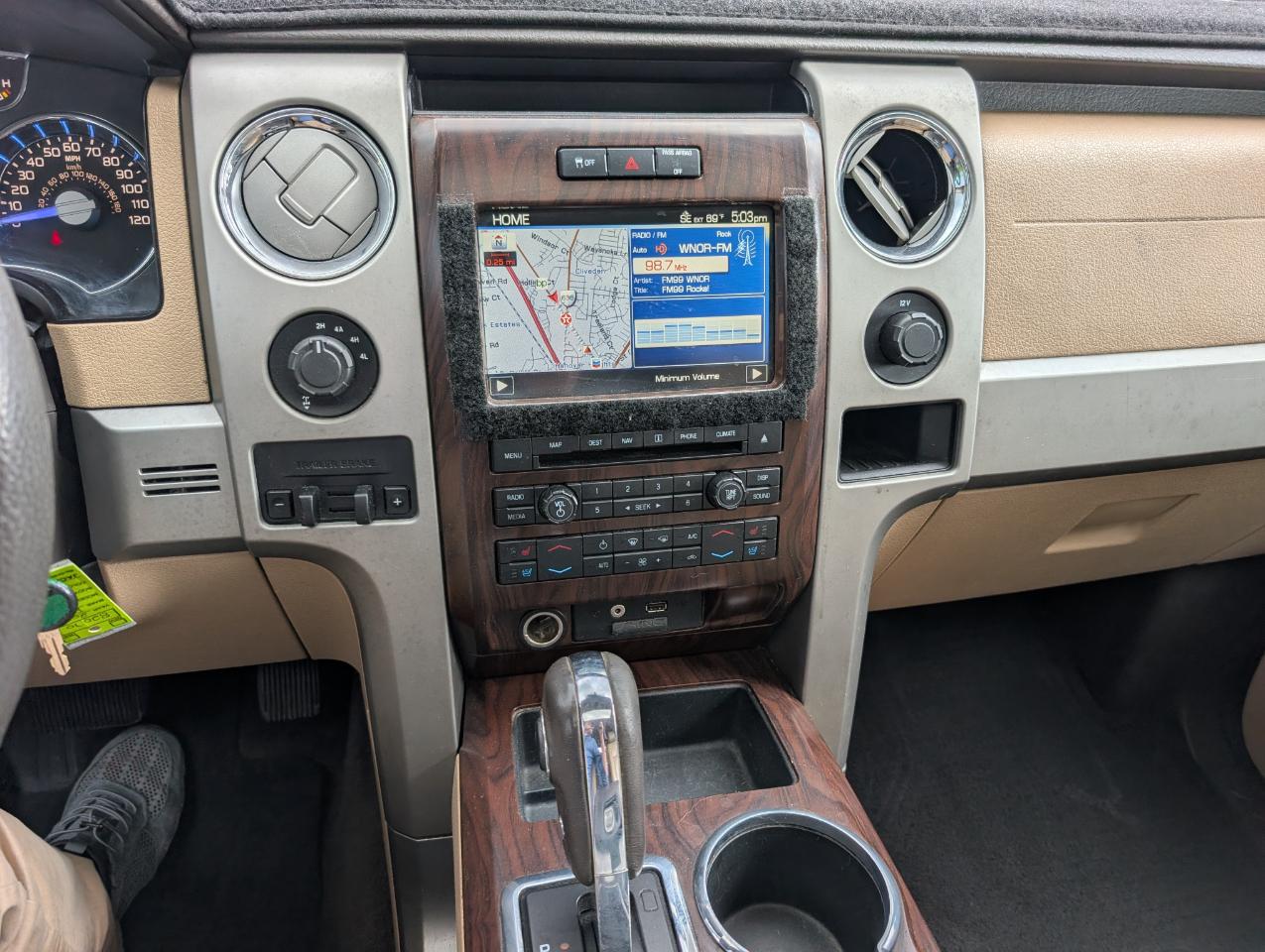 Ford F-150 4WD SuperCrew 145" Lariat 2012