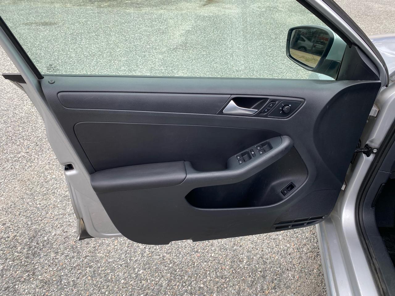 Volkswagen Jetta Sedan  2014