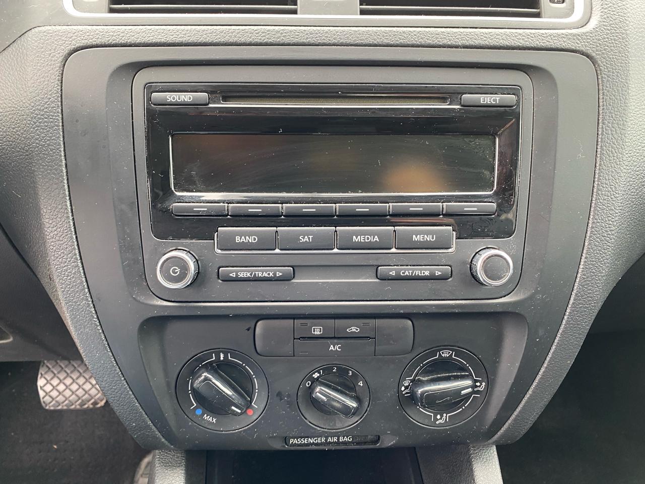 Volkswagen Jetta Sedan  2014