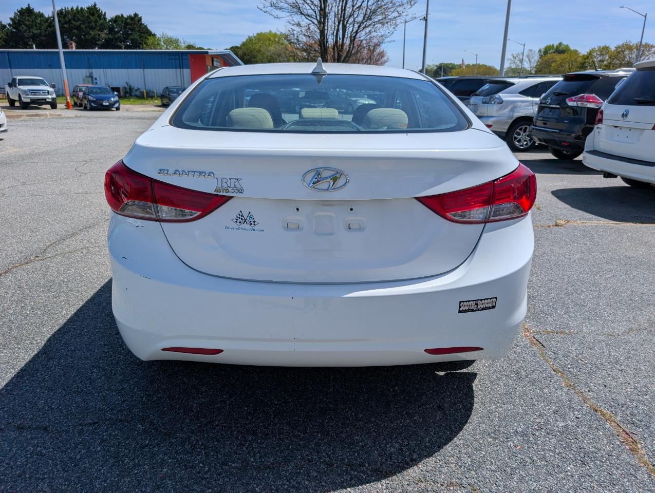 Hyundai Elantra  2013