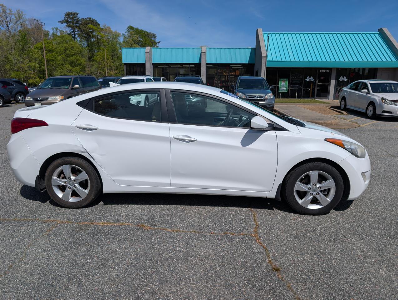 Hyundai Elantra  2013