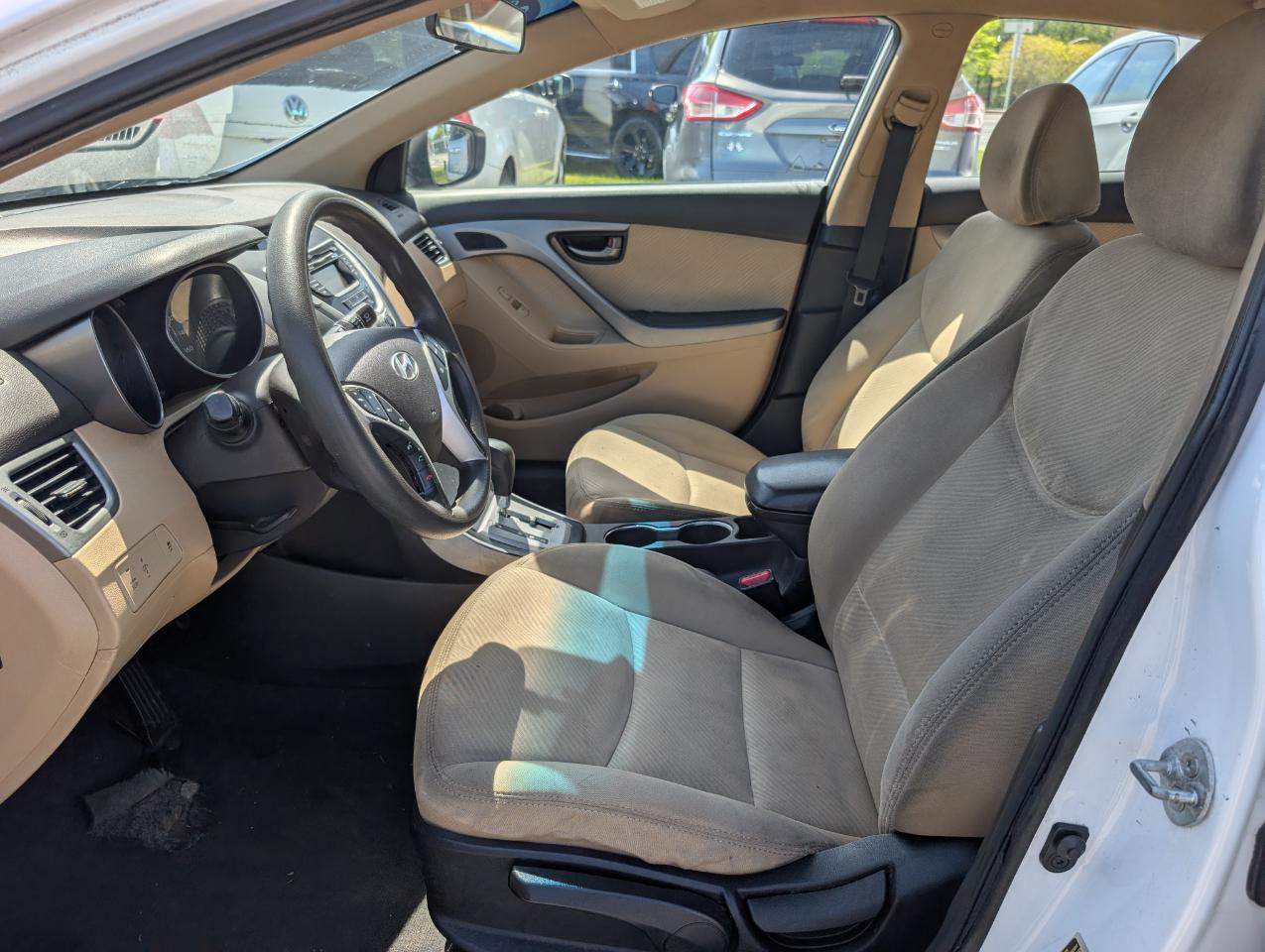 Hyundai Elantra  2013