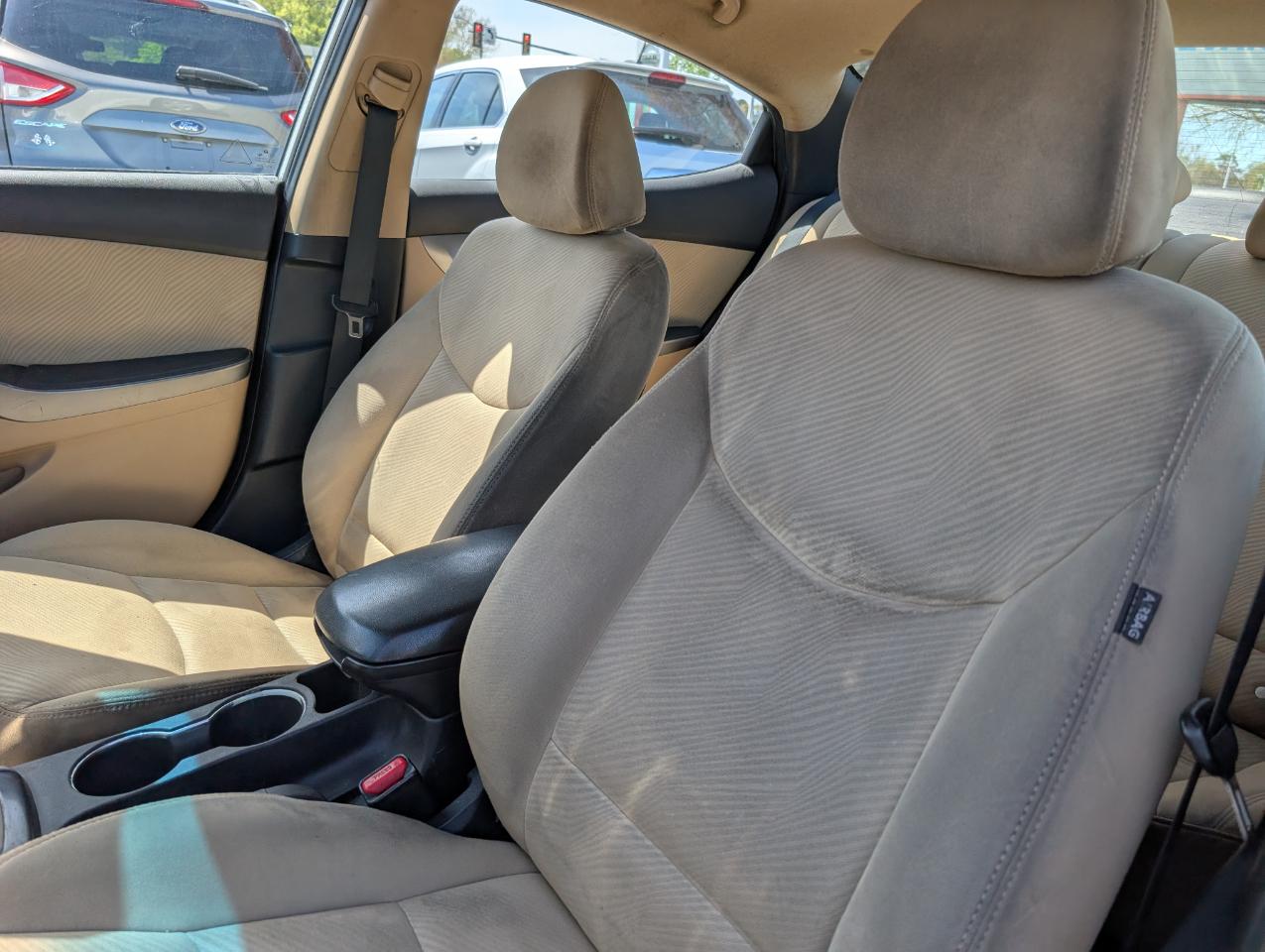 Hyundai Elantra  2013