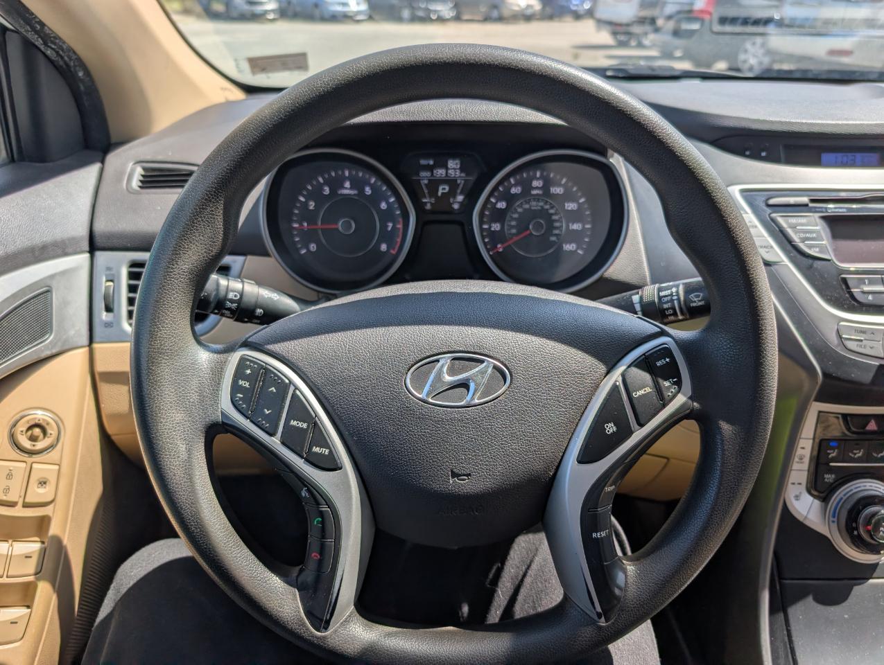 Hyundai Elantra  2013