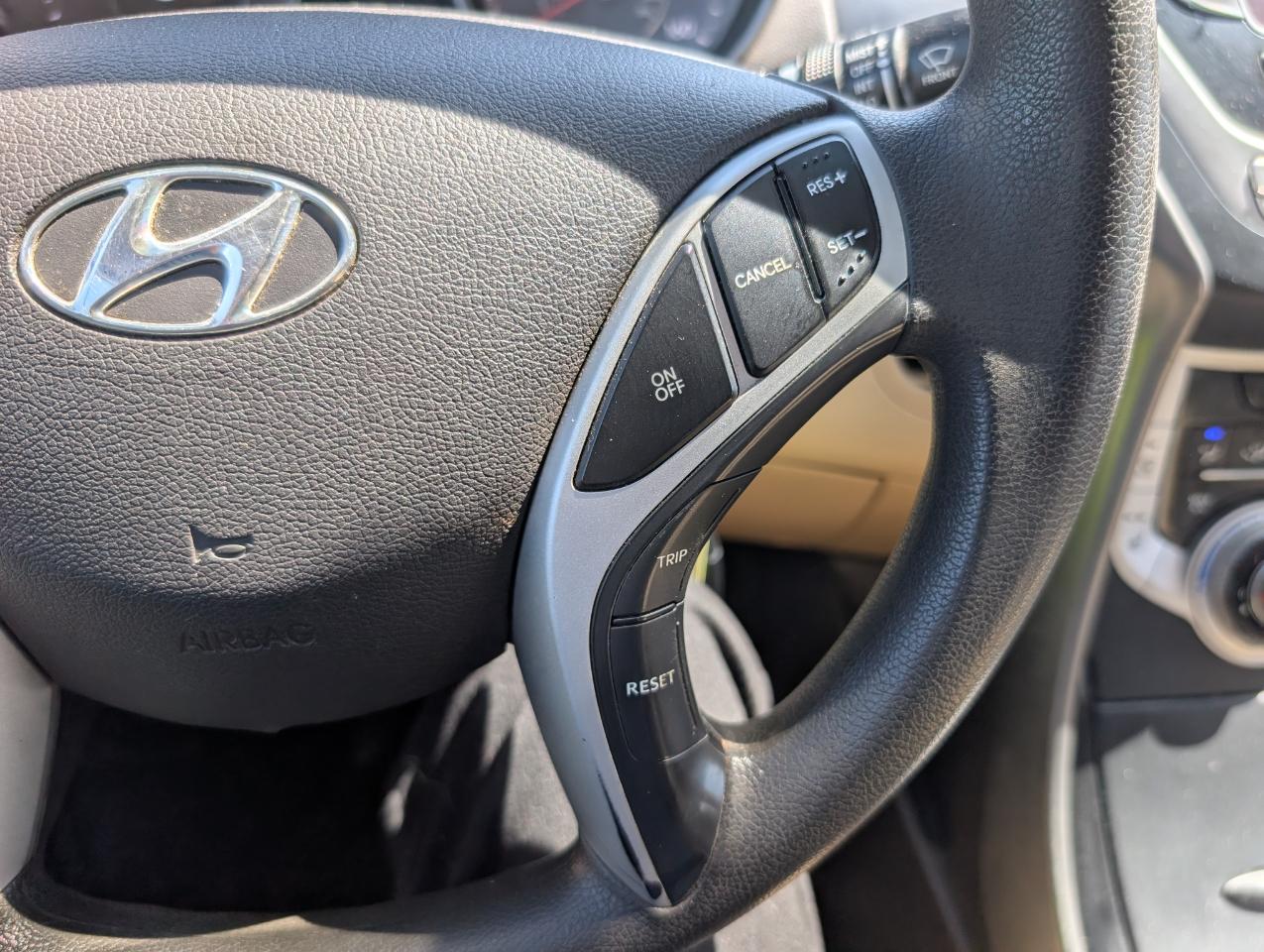 Hyundai Elantra  2013