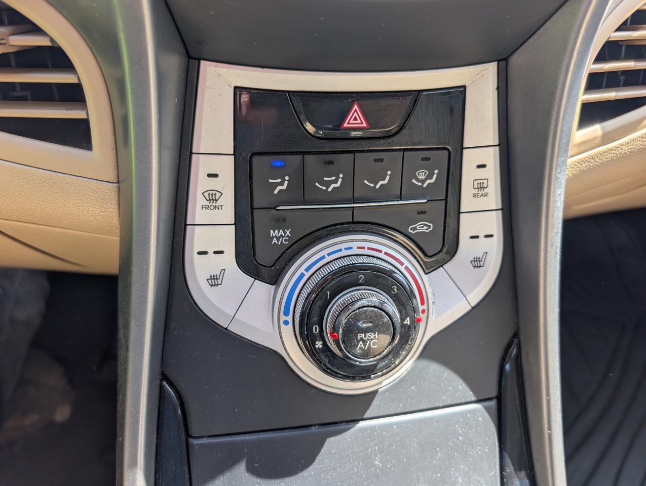 Hyundai Elantra  2013