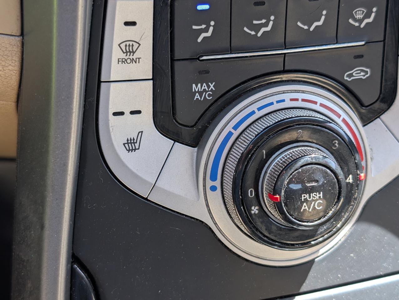 Hyundai Elantra  2013