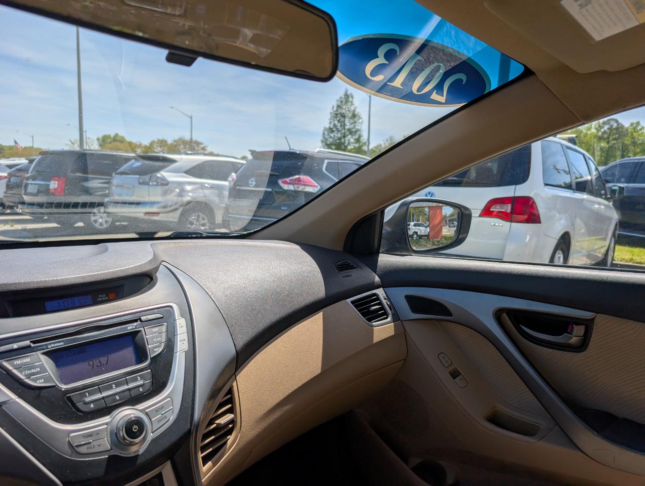 Hyundai Elantra  2013