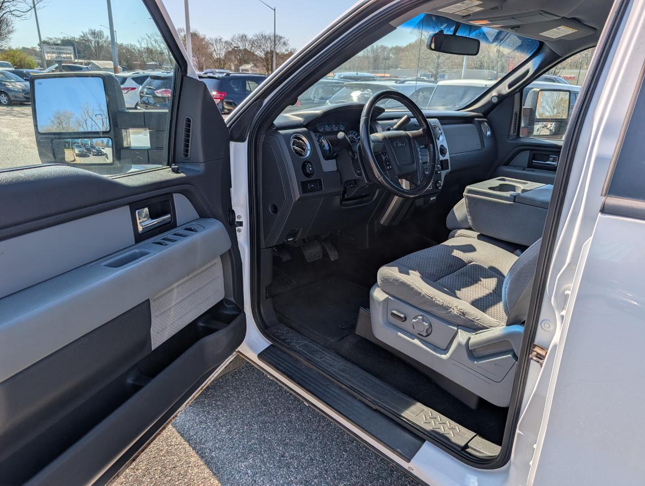 Ford F-150 4WD SuperCrew 145" XLT 2013