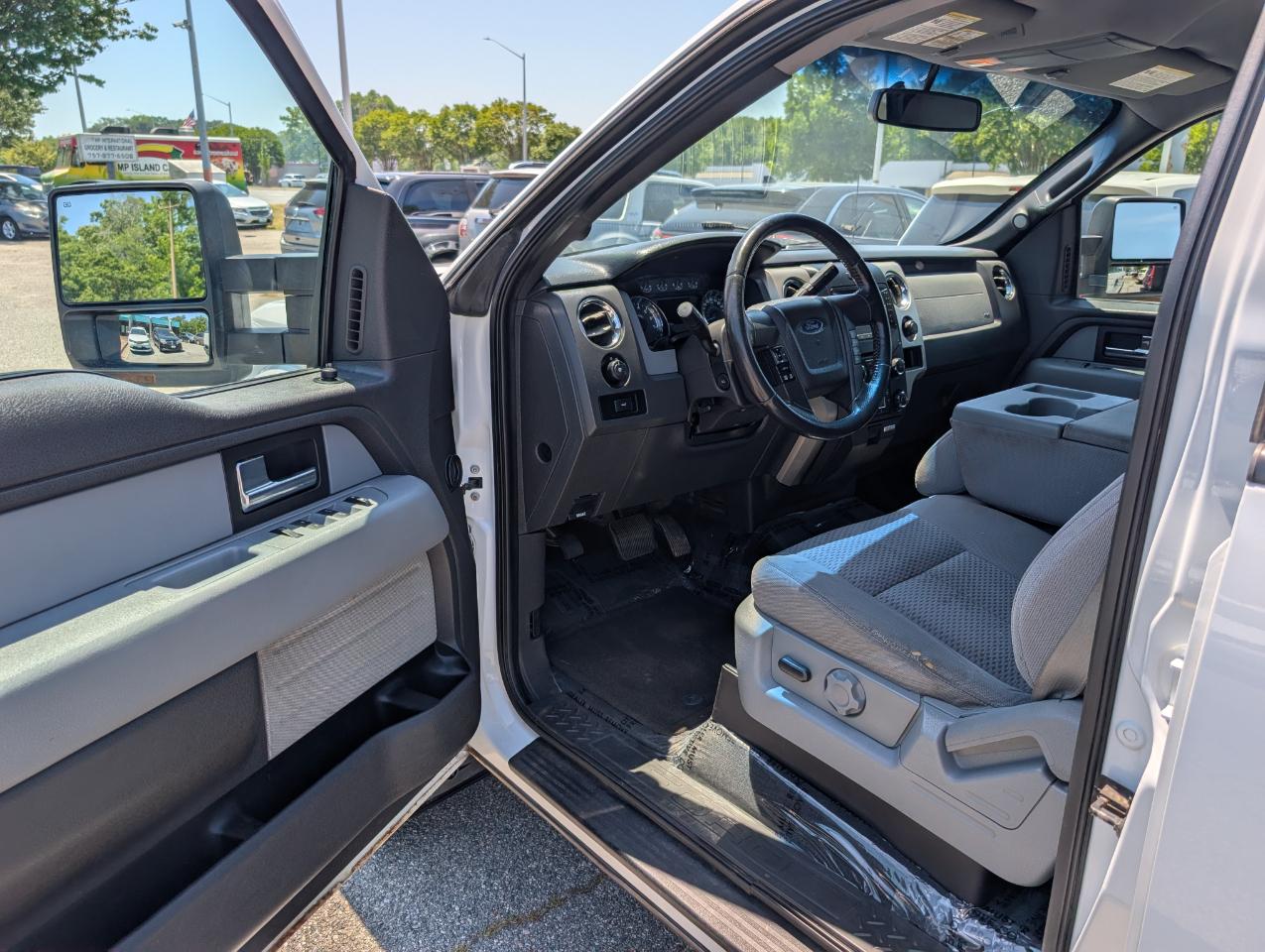 Ford F-150 4WD SuperCrew 145" XLT 2013