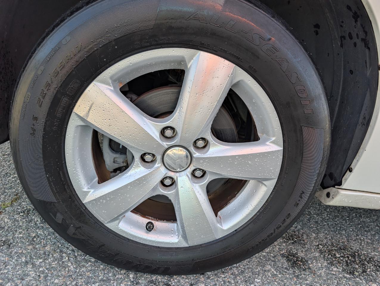 Volkswagen Routan  2010